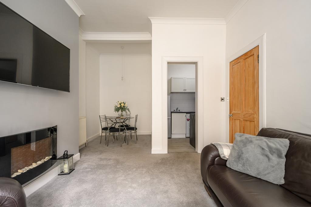 Wardlaw Street, Edinburgh EH11 1 bed ground floor flat for sale £140,000