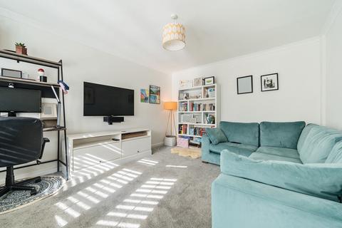 14 Regina Close, Barnet, EN5 4DR