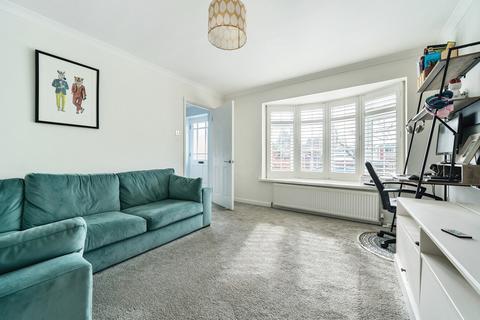 14 Regina Close, Barnet, EN5 4DR