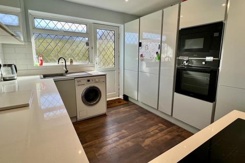 11 Fern Close, Alderholt, Fordingbridge, SP6 3HZ