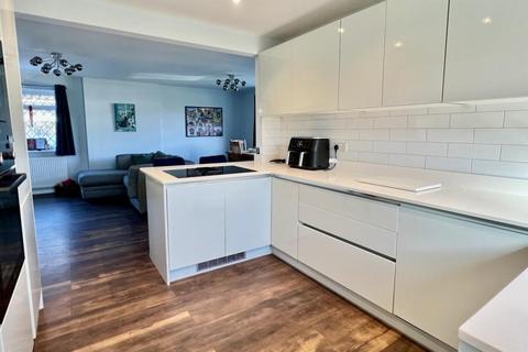 11 Fern Close, Alderholt, Fordingbridge, SP6 3HZ