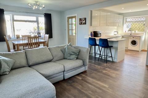 11 Fern Close, Alderholt, Fordingbridge, SP6 3HZ