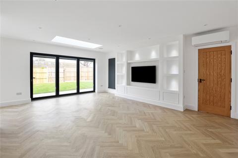 13 Squires Way, Dartford, DA2 7NN
