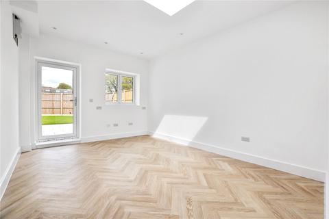 13 Squires Way, Dartford, DA2 7NN