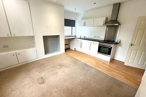 3 bedroom terraced house to rent, Batley WF17