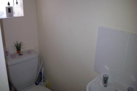 2 bedroom terraced house to rent, Little Meer Close, Leicester LE3