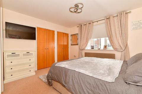 2 bedroom apartment for sale - Highbank, Haywards Heath, West Sussex