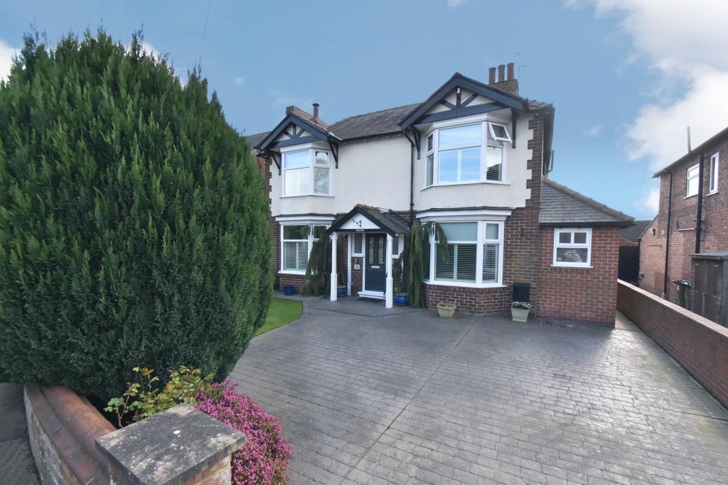 Thirsk Road, Northallerton 5 bed detached house for sale £500,000