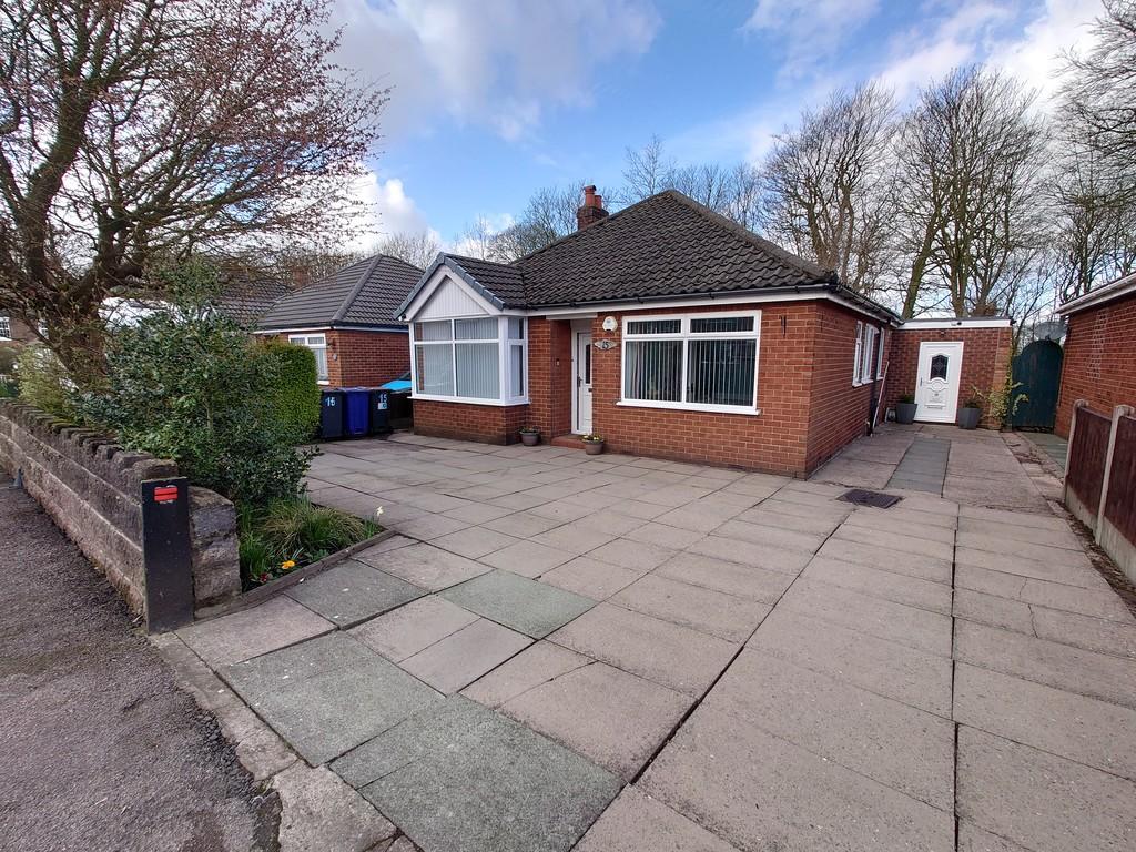 Kinnersley Avenue, Clough Hall, Kidsgrove 2 bed detached bungalow for