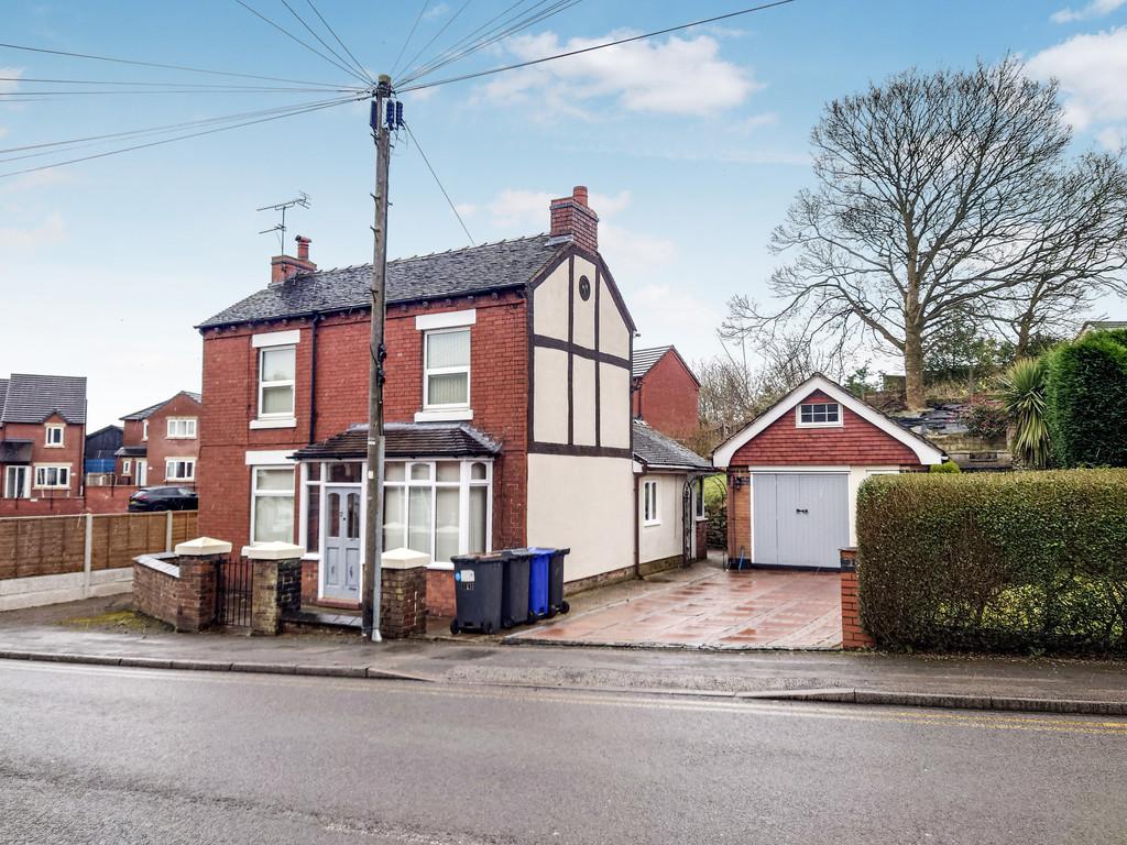 Swan Bank, Talke, StokeonTrent 3 bed detached house for sale £238,000