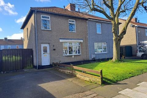 3 bedroom semi-detached house for sale - Park Avenue, Shiremoor, Newcastle Upon Tyne