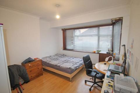 3 bedroom terraced house for sale, Hadden Way, Greenford