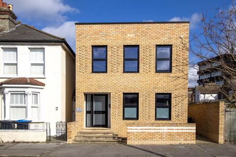 Flat 1, 2a Howley Road, Croydon, CR0 1AZ