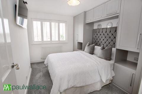 33 Foxes Drive, Waltham Cross, EN7 6HG