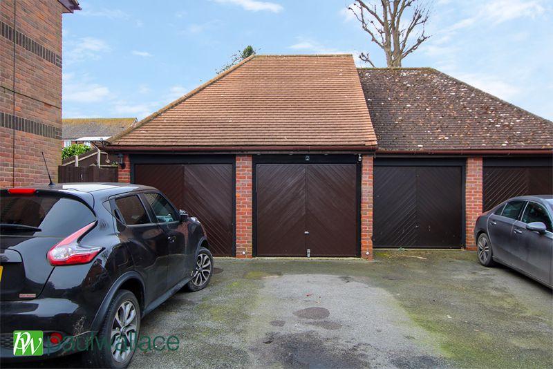 Garage/Parking