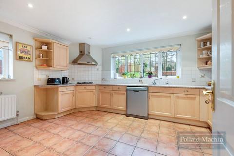 4 bedroom detached house for sale - Purley Bury Avenue, Purley