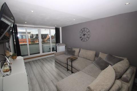 1 bedroom flat for sale - Skyline Mews, High Wycombe HP12
