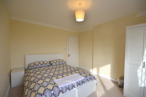 2 bedroom apartment to rent, Swakeleys Road, Ickenham, UB10 8AY