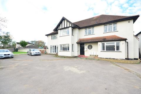 2 bedroom apartment to rent, Swakeleys Road, Ickenham, UB10 8AY