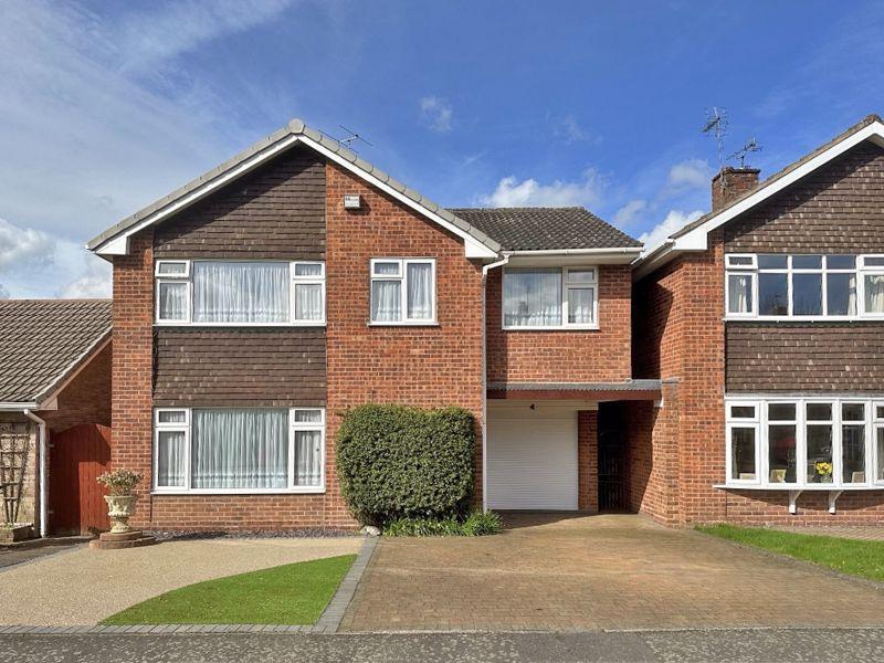 Oaks Drive, WOMBOURNE 4 bed detached house for sale £415,000