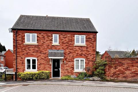 3 bedroom semi-detached house for sale, Hynam Road, Pershore