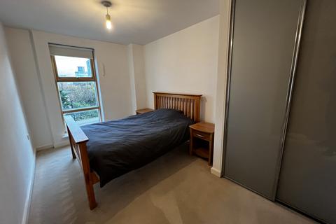 2 bedroom flat to rent, 2 Bowman Lane, Leeds, UK, LS10