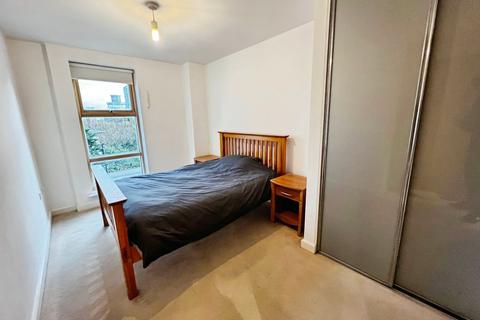 2 bedroom flat to rent, Bowman Lane, Leeds, West Yorkshire, LS10