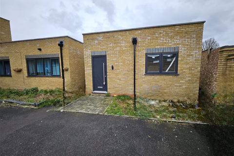 2 bedroom bungalow to rent - Norwood Road, Southall, Greater London, UB2