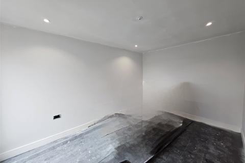 2 bedroom apartment to rent - Norwood Road, Southall, Greater London, UB2