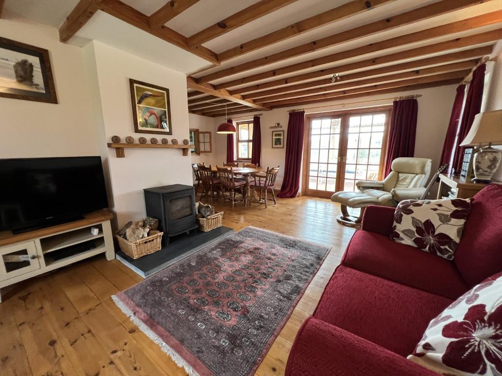 L shaped Lounge/Dining Room