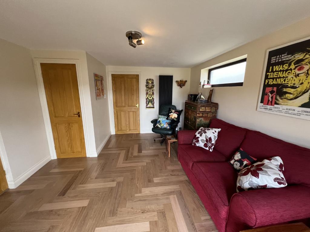 Downstairs Bedroom 5/Office