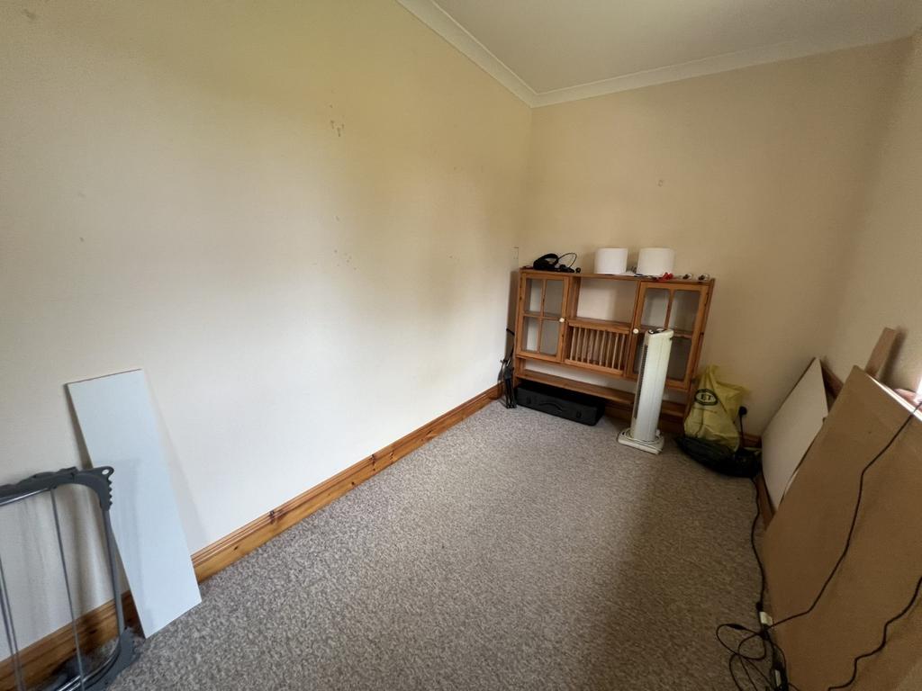 Front Single Bedroom 4/Office