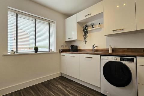 38 Arnfield Drive, Hilton, Derby, DE65 5AA