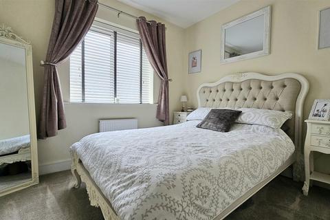 38 Arnfield Drive, Hilton, Derby, DE65 5AA