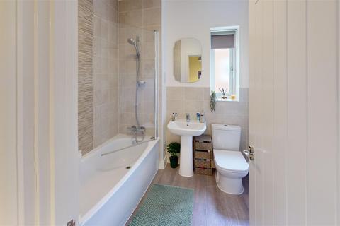 38 Arnfield Drive, Hilton, Derby, DE65 5AA
