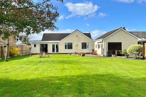 4 bedroom detached bungalow for sale - Tewkesbury Road, Gloucester GL2