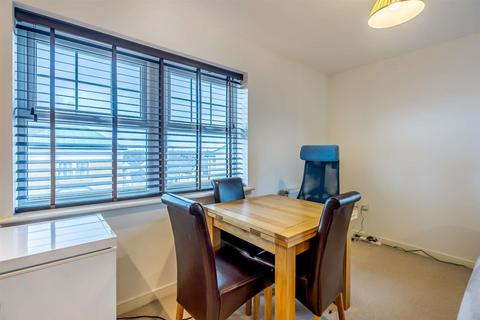 2 bedroom apartment to rent, Waterloo House, Bromley