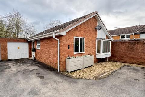 2 bedroom detached bungalow for sale - Ashburnham Close, Freshbrook SN5