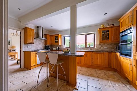 6 bedroom detached house for sale, Clasemont Road, Morriston, Swansea