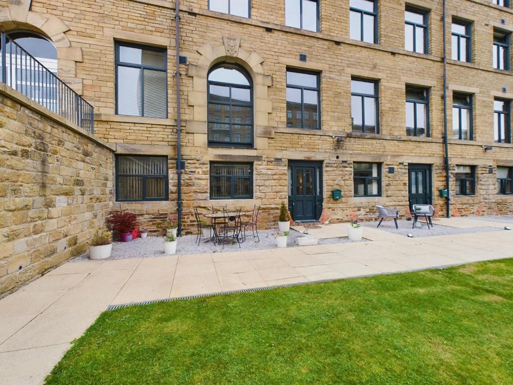 Shipley - 2 bedroom apartment to rent