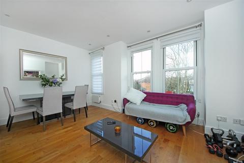 2 bedroom flat for sale, Berrymead Gardens, W3