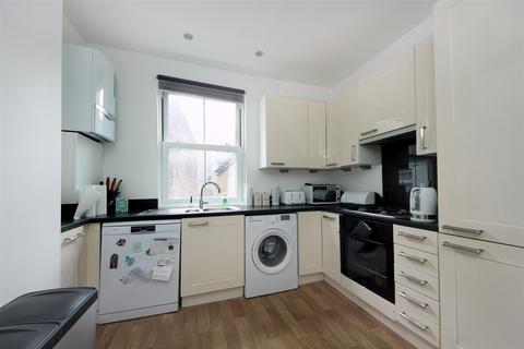 2 bedroom flat for sale, Berrymead Gardens, W3