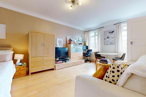 1 bedroom flat for sale, Pembroke Road, London W8
