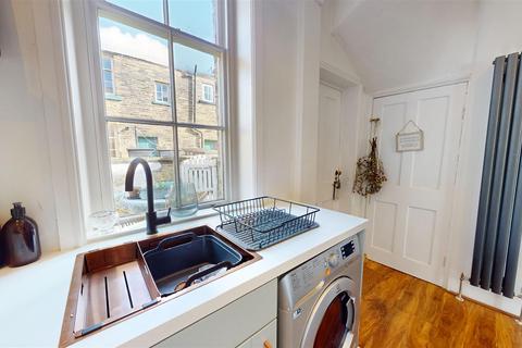 2 bedroom terraced house for sale, Whitlam Street, Saltaire, Shipley