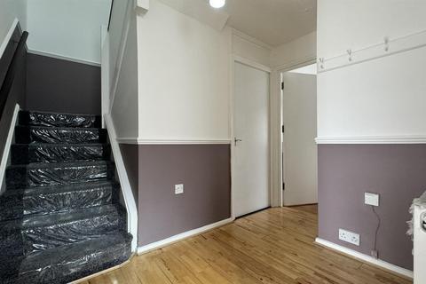 4 bedroom end of terrace house to rent - Winifred Street, E16 2HX