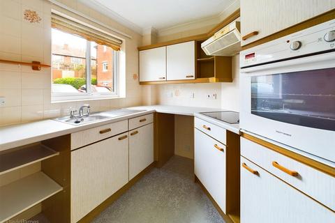 2 bedroom apartment for sale, Valley Court, Ribblesdale Road, Nottingham NG5