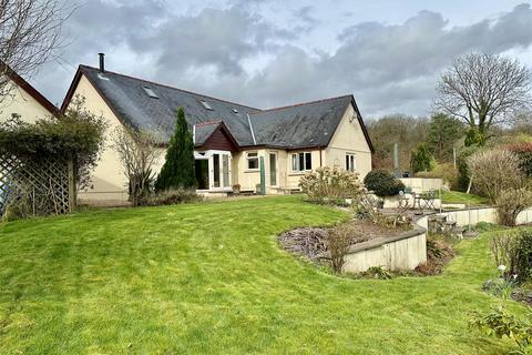 5 bedroom detached bungalow for sale - Overlooking the River Cothi