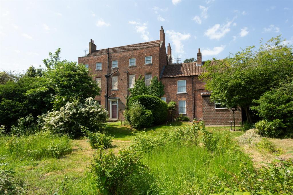 The Red House