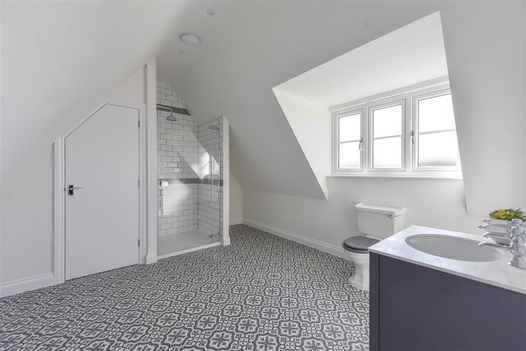 9704ensuite3.jpg