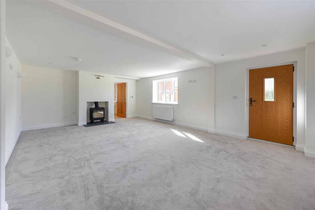 9704livingroom.jpg